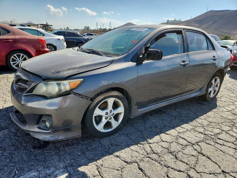 2013 TOYOTA Corolla