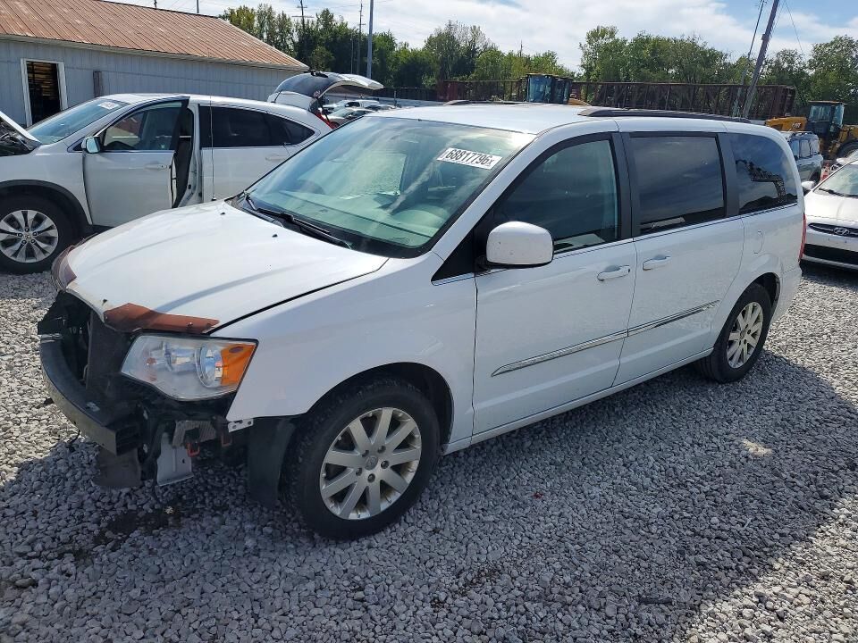 2016 CHRYSLER Town and Country