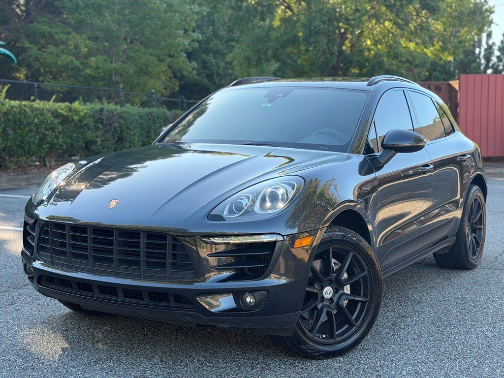 2017 PORSCHE Macan