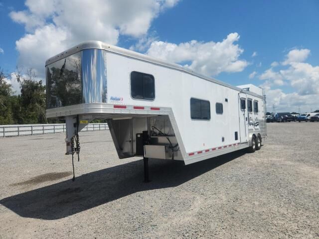 2020 FEATHERLITE TRAILERS Featherlite Trailers