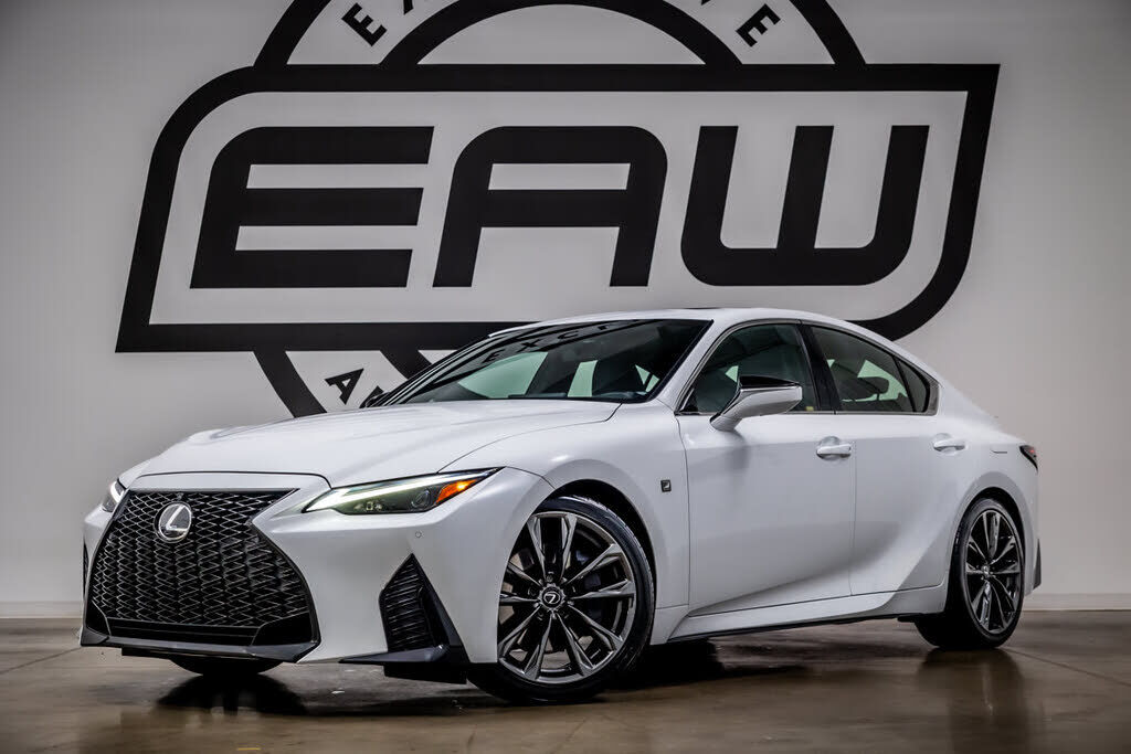 2023 LEXUS IS