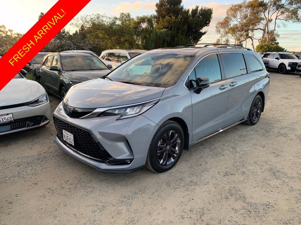 2024 TOYOTA Sienna
