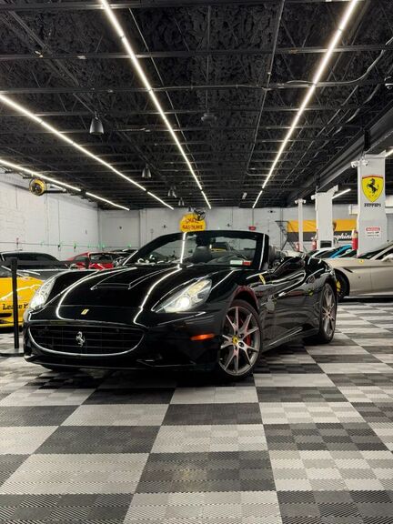 2010 FERRARI California