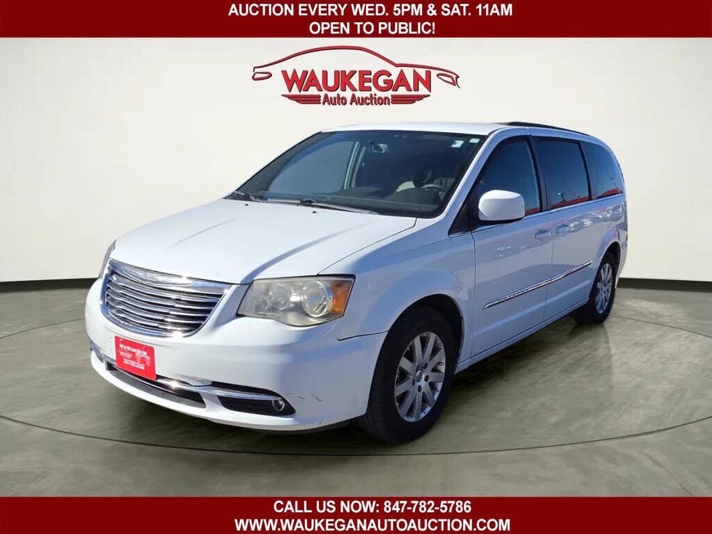 2016 CHRYSLER Town and Country