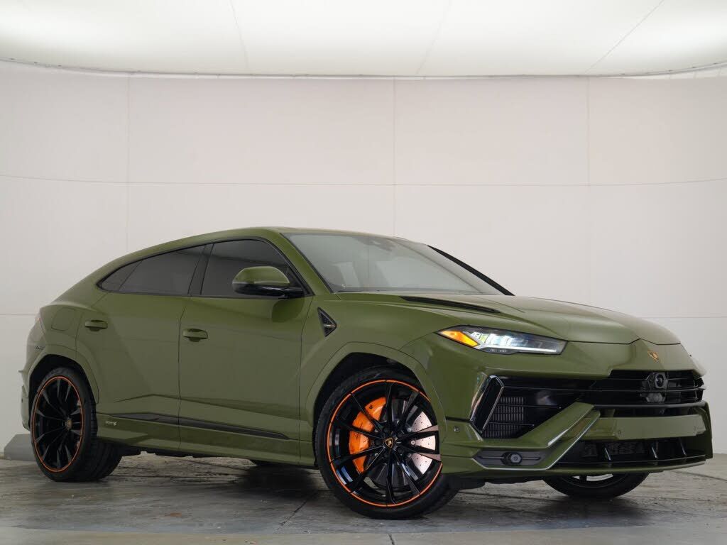 2024 LAMBORGHINI URUS