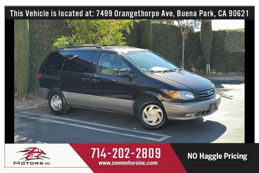 2001 TOYOTA Sienna