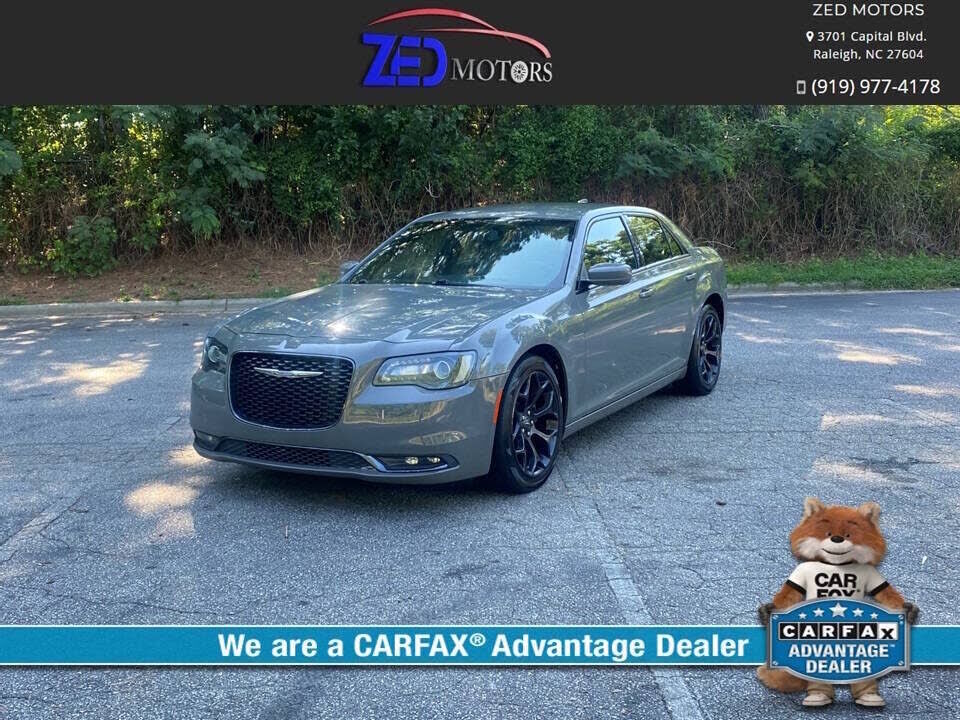 2019 CHRYSLER 300