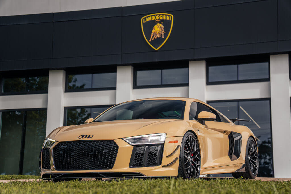 2017 AUDI R8