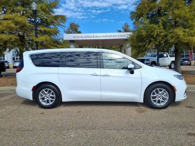 2023 CHRYSLER Pacifica
