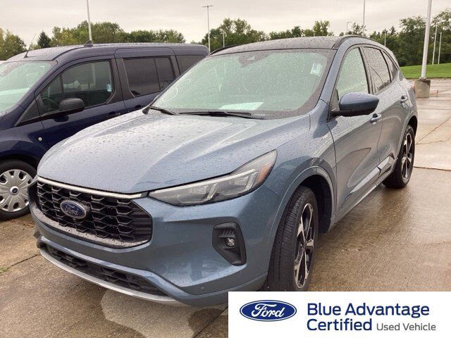 2023 FORD Escape