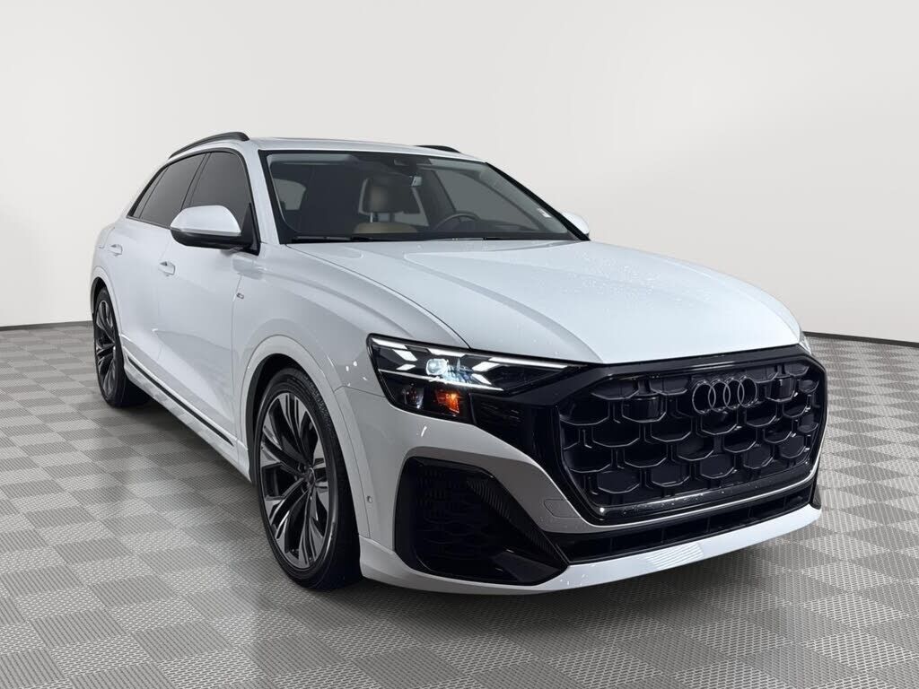 2025 AUDI Q8