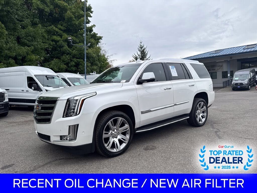 2017 CADILLAC Escalade