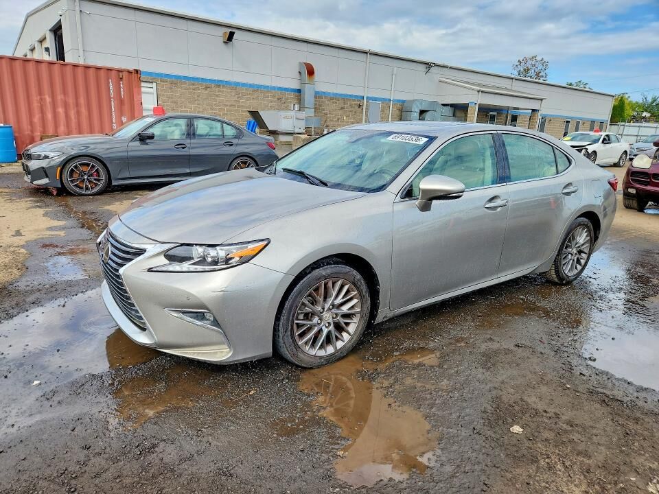 2018 LEXUS ES