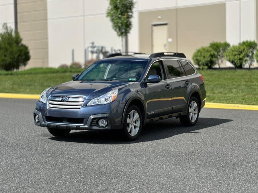 2013 SUBARU Outback