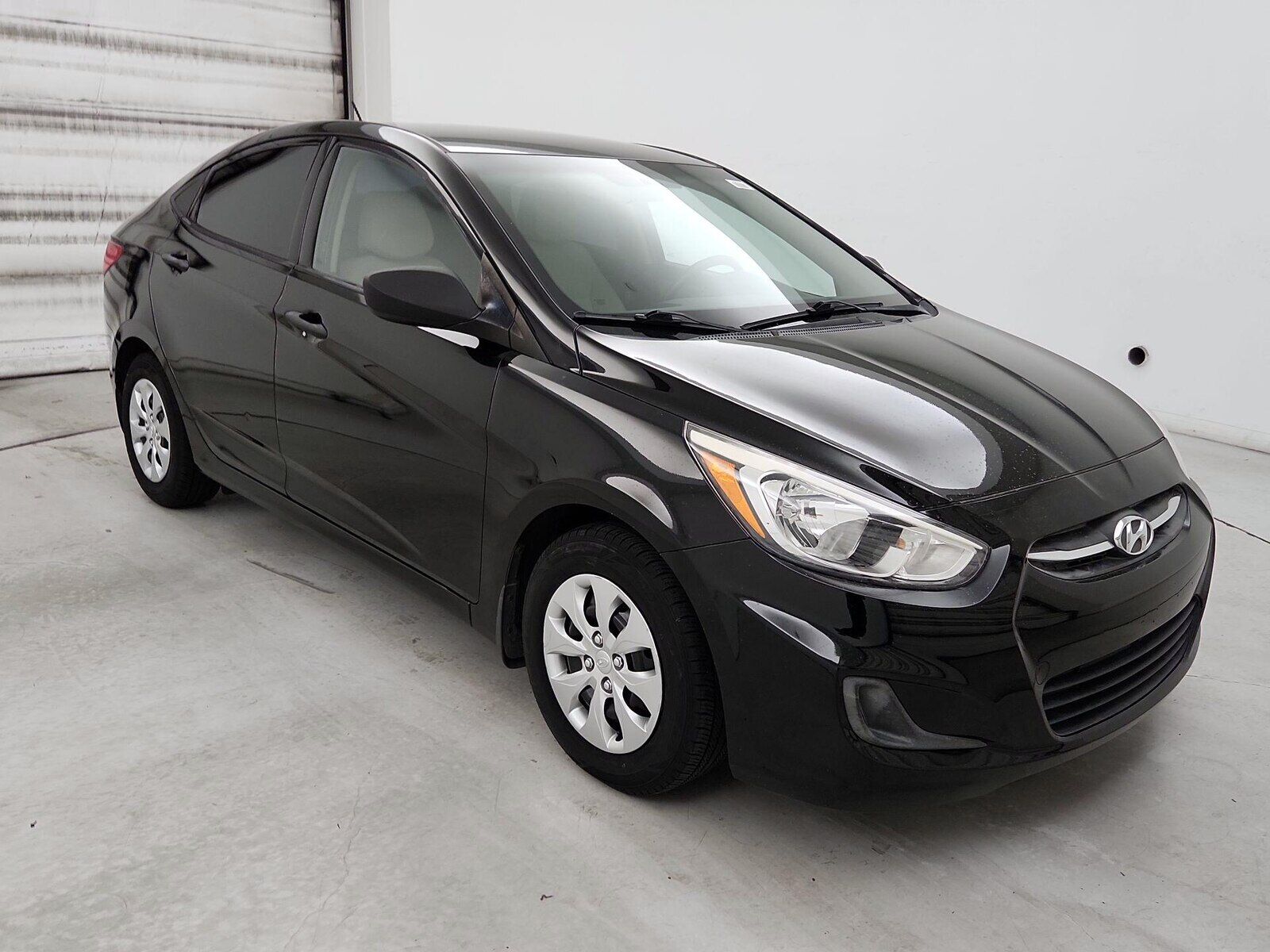 2016 HYUNDAI Accent