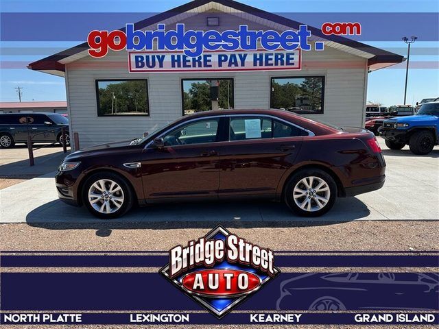 2010 FORD Taurus
