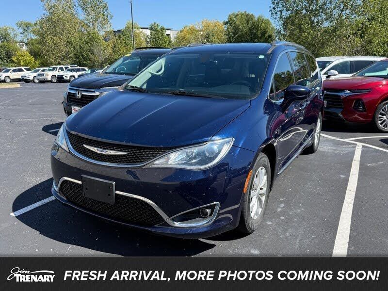 2019 CHRYSLER Pacifica