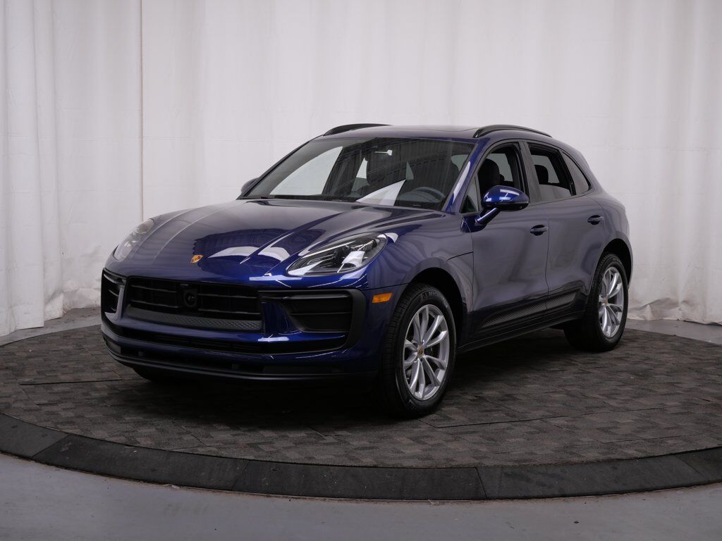 2026 PORSCHE Macan
