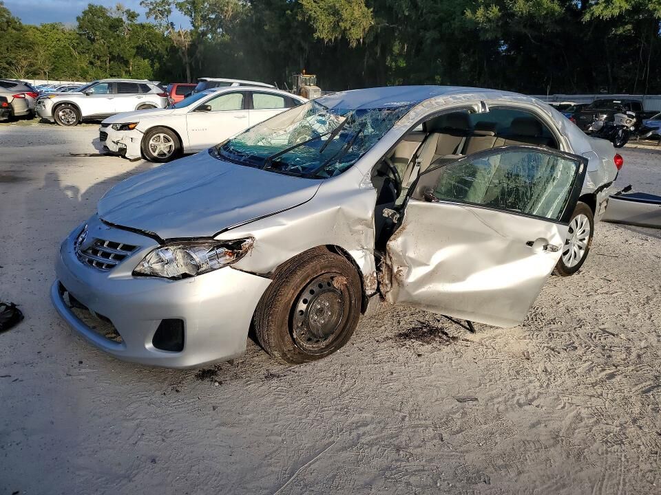 2013 TOYOTA Corolla