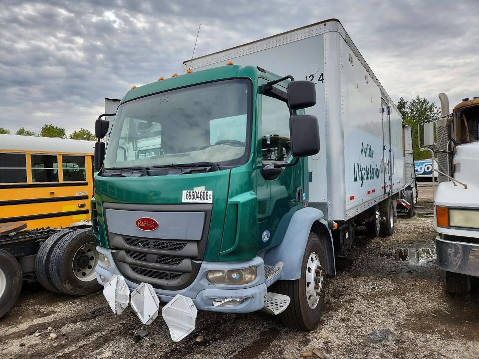 2016 PETERBILT 220