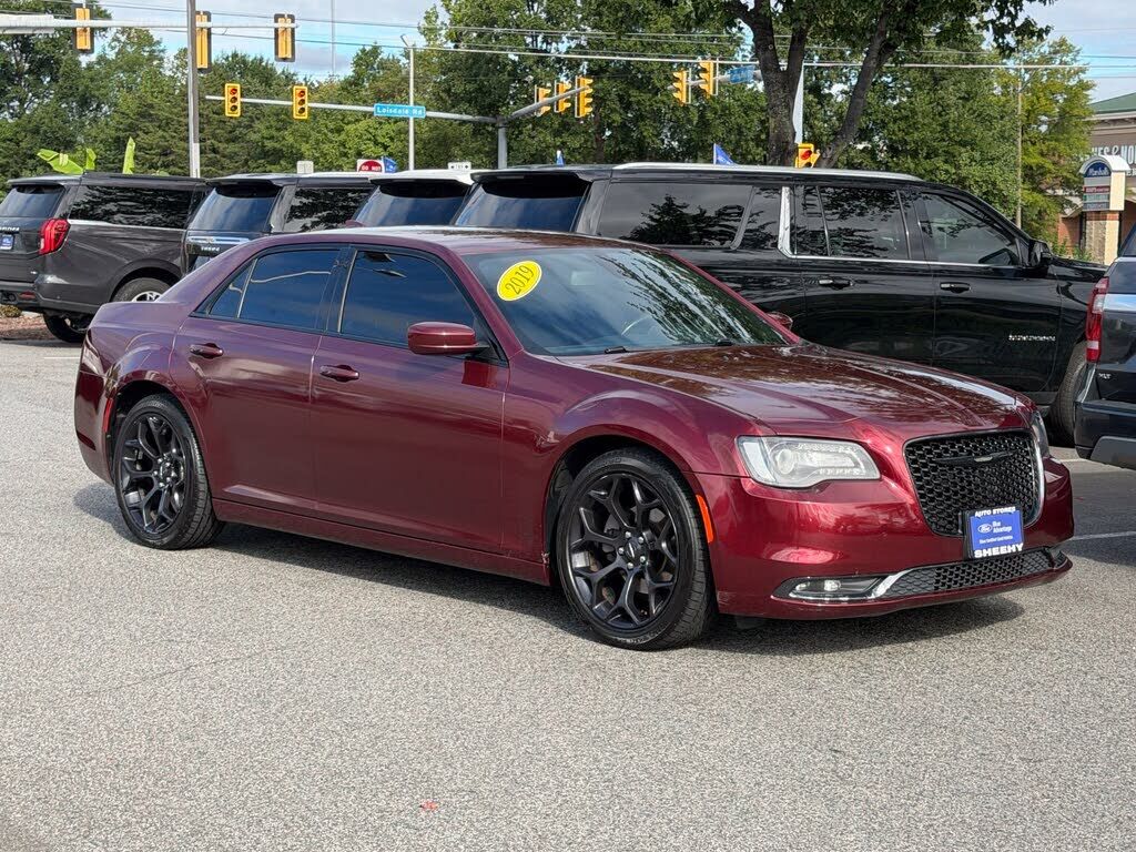 2019 CHRYSLER 300