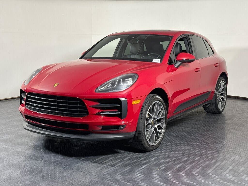 2020 PORSCHE Macan