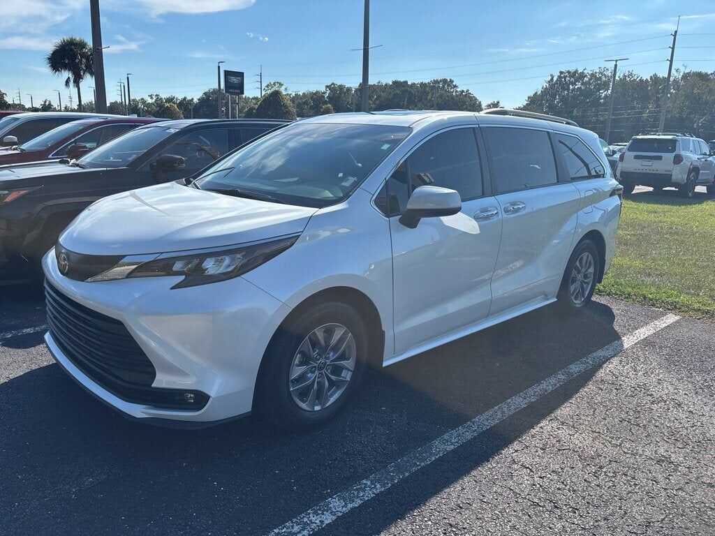 2026 TOYOTA Sienna