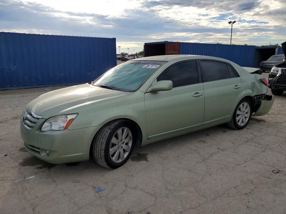 2005 TOYOTA Avalon