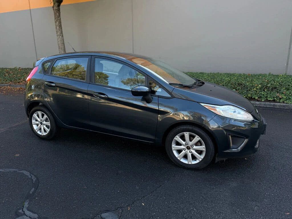 2013 FORD Fiesta