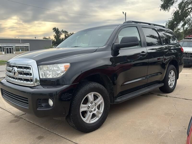 2013 TOYOTA Sequoia