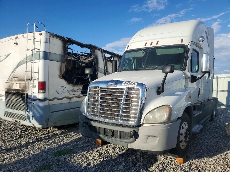 2016 FREIGHTLINER Cascadia