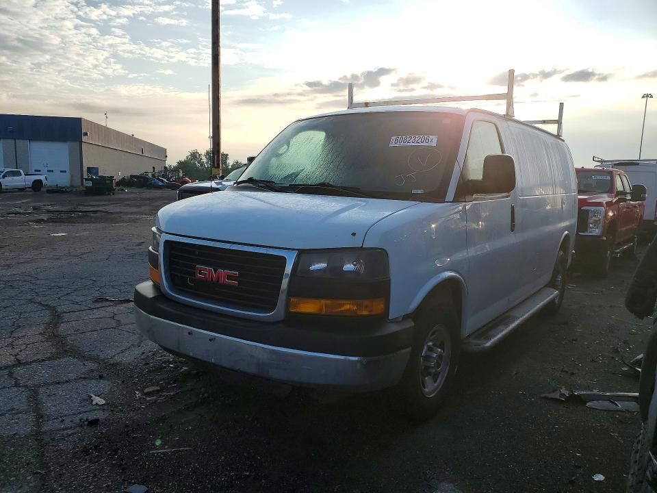 2015 GMC Savana