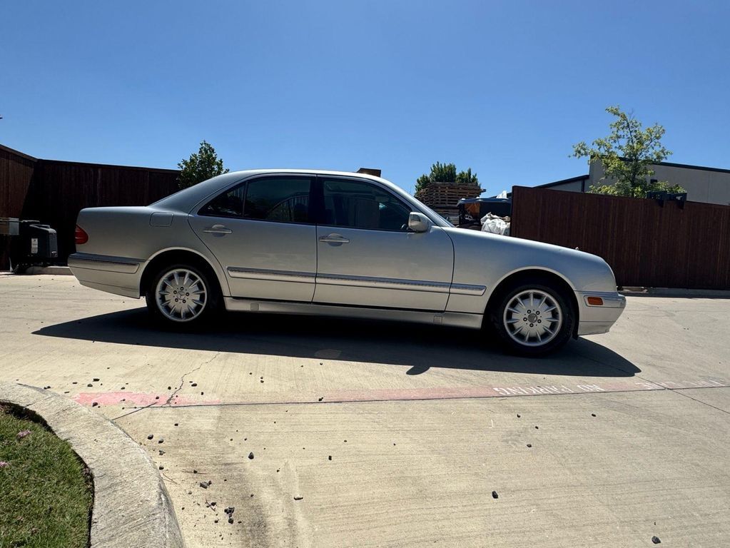2000 Mercedes-Benz E-Class