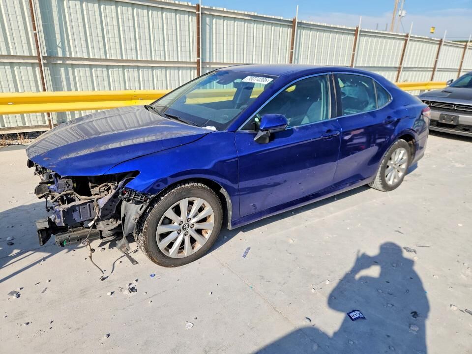 2018 TOYOTA Camry