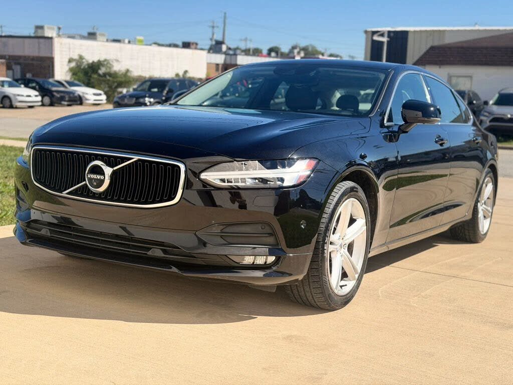 2018 VOLVO S90