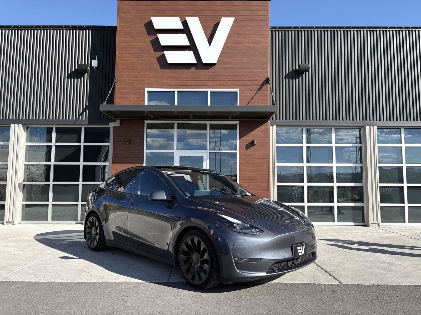 2022 TESLA Model Y