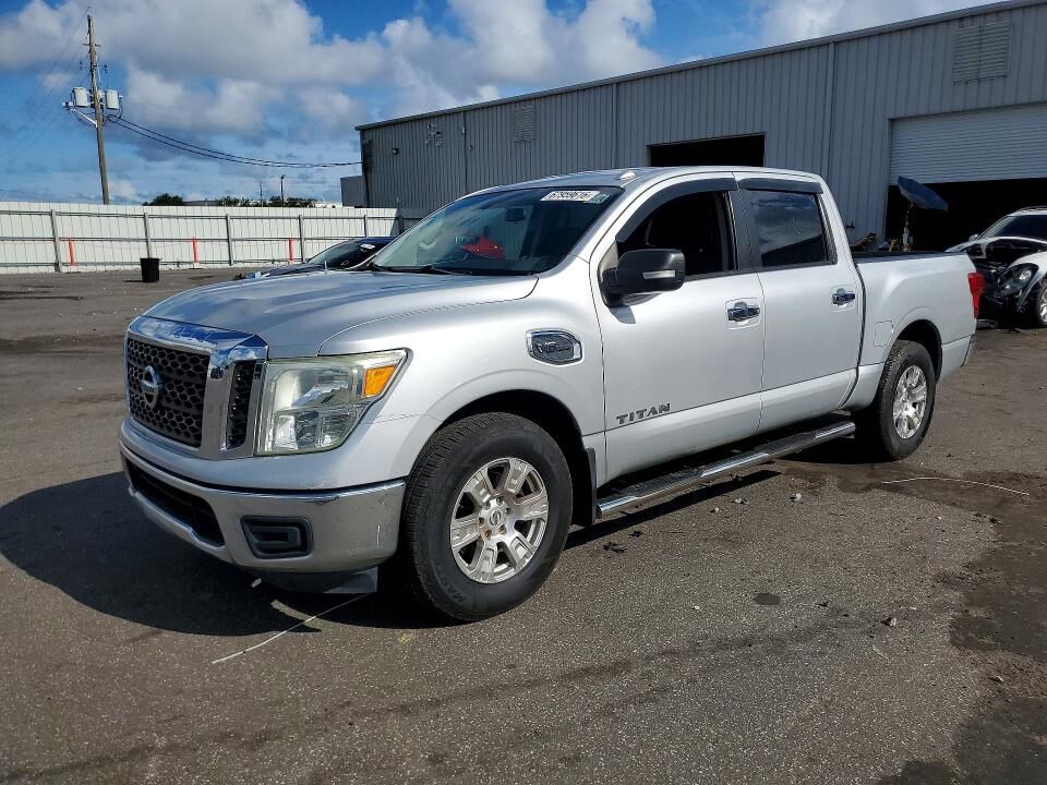 2017 NISSAN Titan