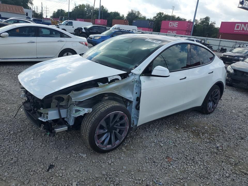 2026 TESLA Model Y