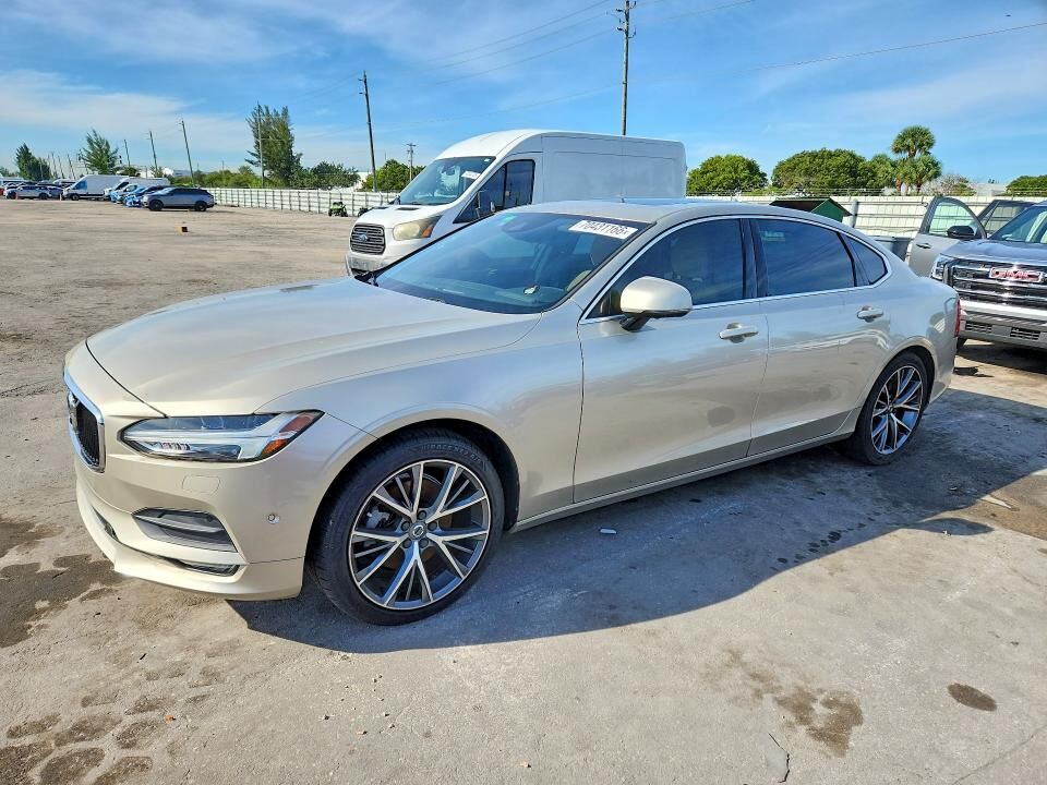 2018 VOLVO S90