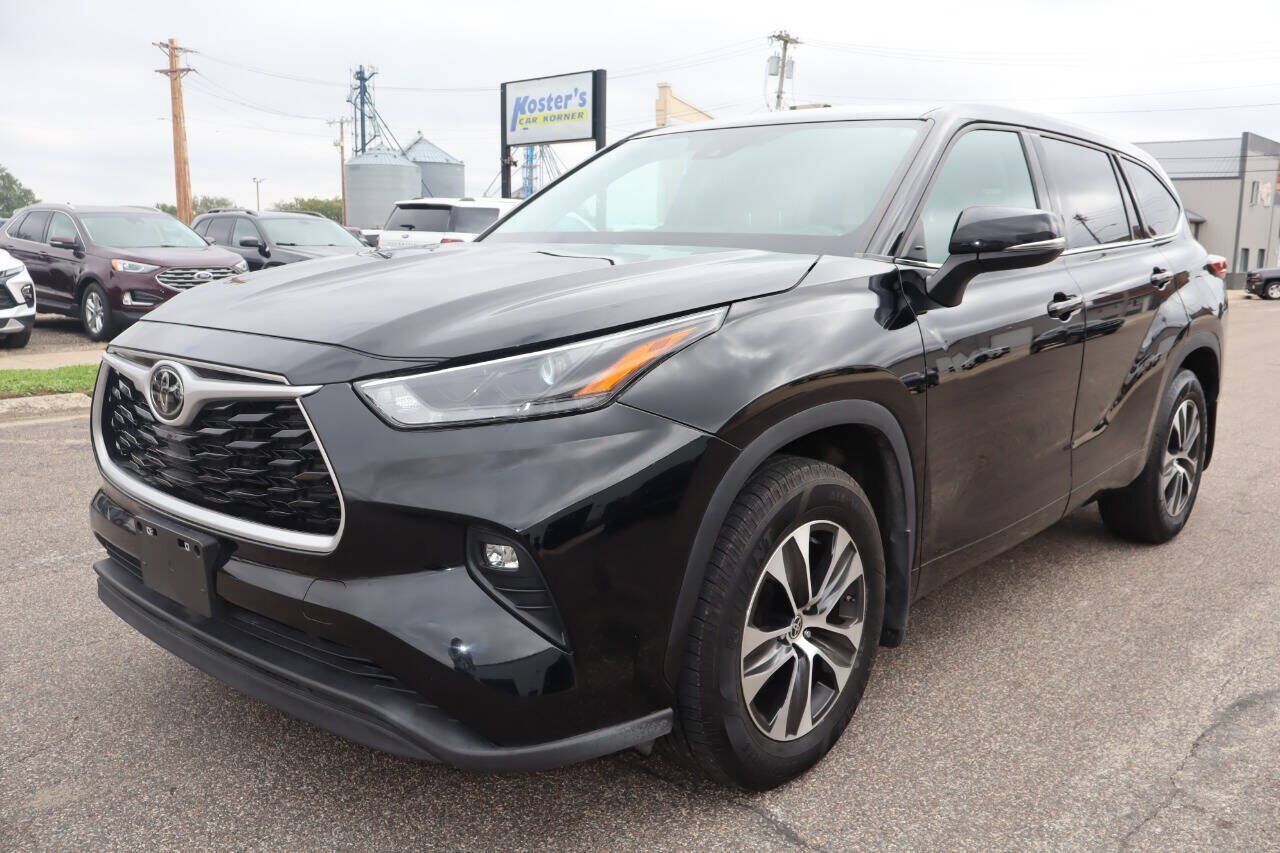 2022 TOYOTA Highlander
