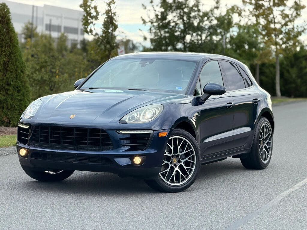 2018 PORSCHE Macan