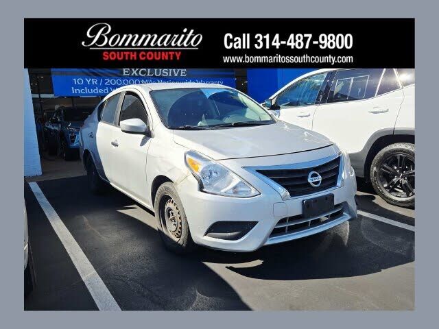 2017 NISSAN Versa