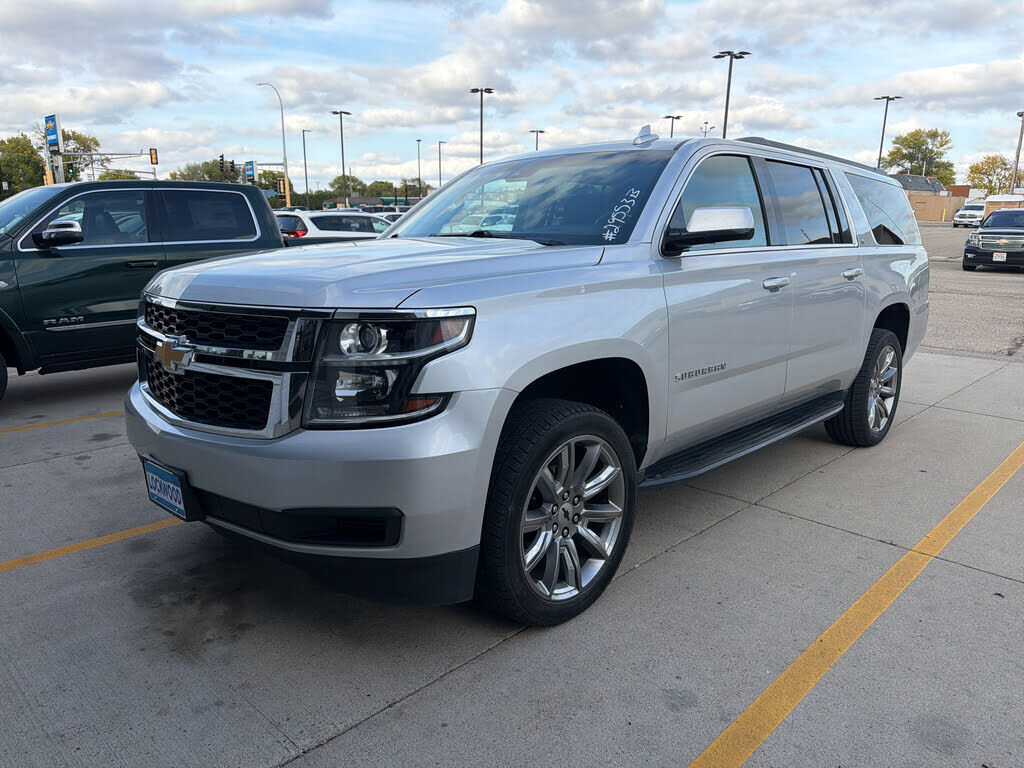 2017 CHEVROLET Suburban