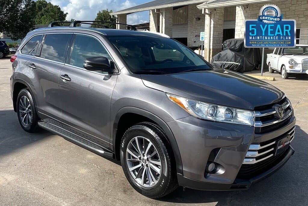 2017 TOYOTA Highlander