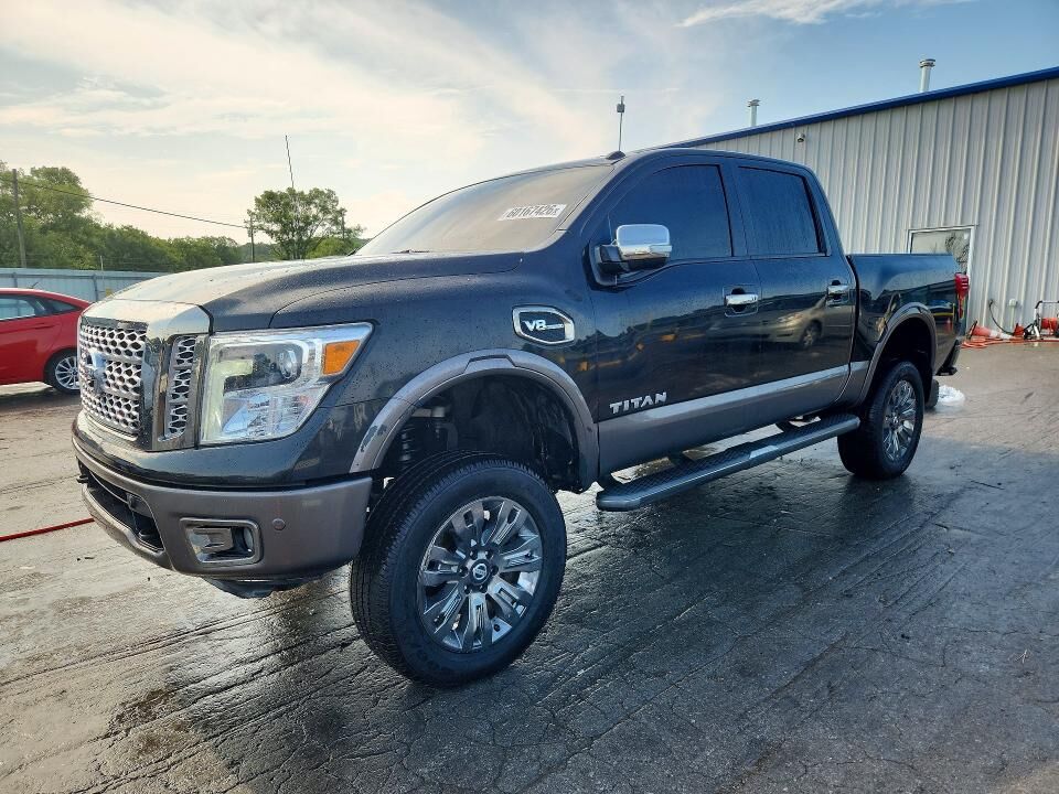 2017 NISSAN Titan