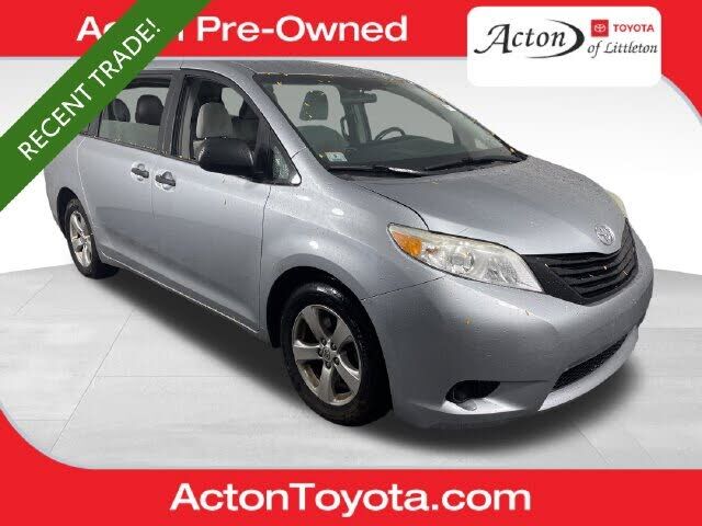 2017 TOYOTA Sienna