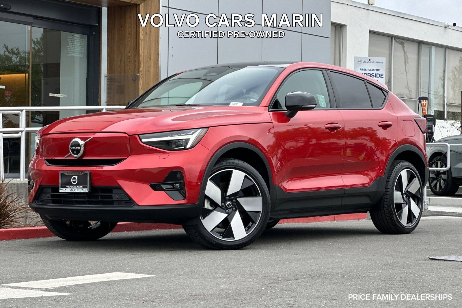 2023 VOLVO C40