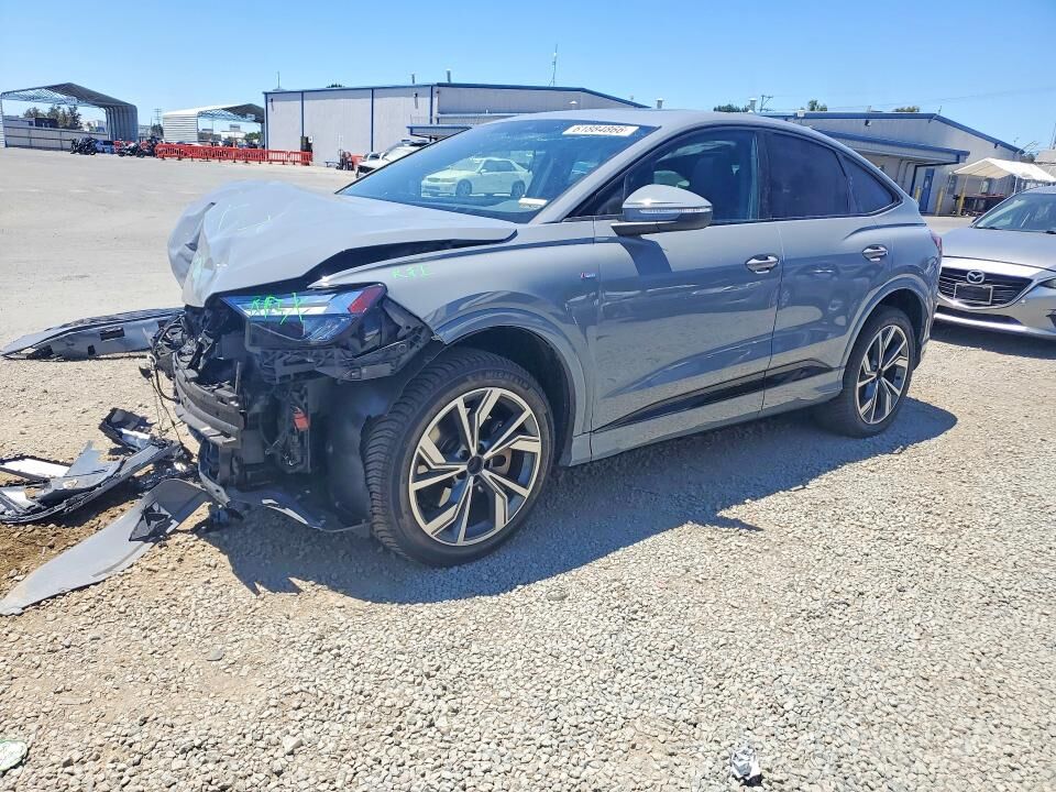 2024 AUDI Q4