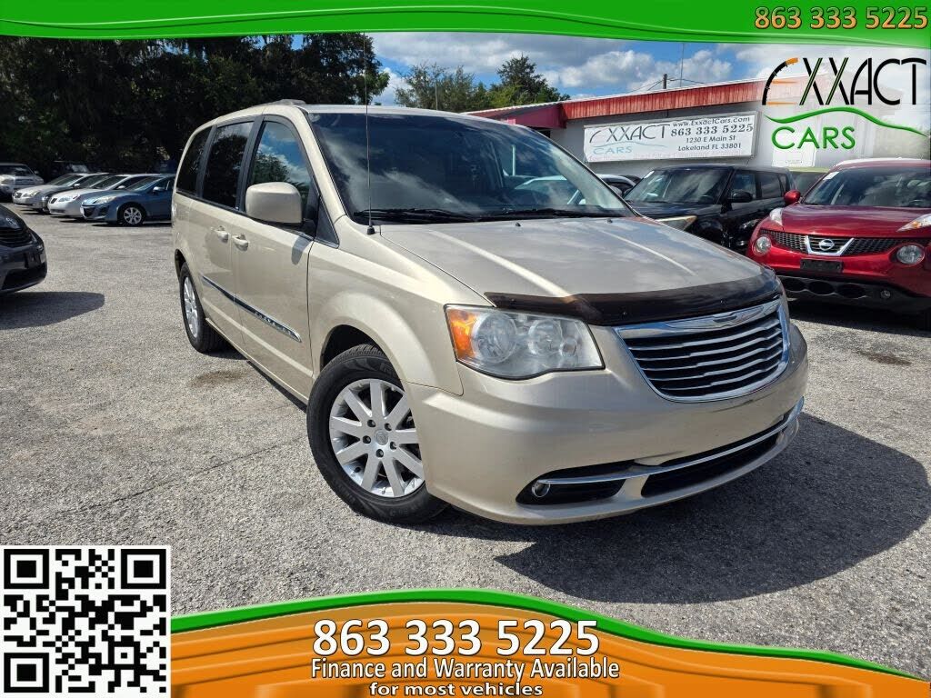2013 CHRYSLER Town and Country