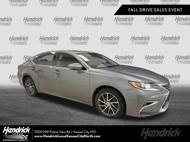 2017 LEXUS ES